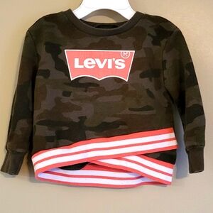 Levi's camo crew neck sweatshirt